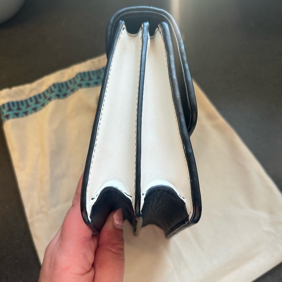 Tory Burch Black and White Leather Geometric Shoulder Bag - Picture 5 of 11